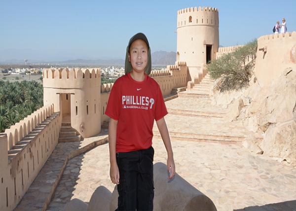 2013-12-11_Nakhl Fort_Towering above the Surrounding Landscape0001.jpg