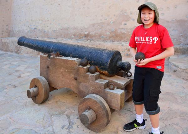 2013-12-11_Nakhl Fort Cannon Ball κչűڏ-20001.jpg