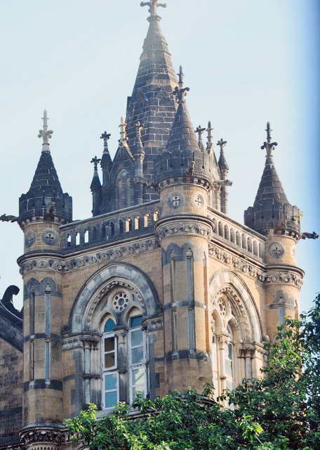 2013-12-14_Victoria Train Station_Turret ¥-20001.JPG
