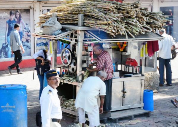 2013-12-14_Sugarcane Vendor0001.JPG