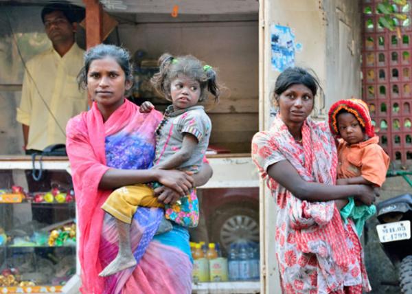 2013-12-14_Street Beggers-10001.JPG