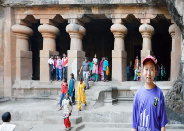 2013-12-15_Elephanta_Main Entrance of Cave 1 һŶ-80001.JPG