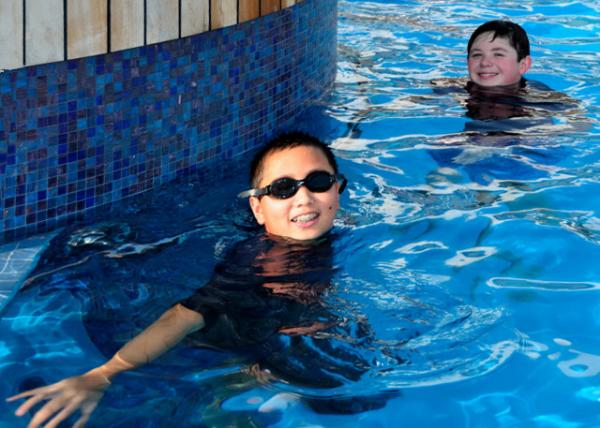 2013-12-15_Alex-Aiden_Pool Ӿ0001.JPG