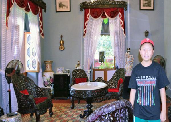 2013-12-16_Home of Otto de Oliveira Fernandes_A Myriad of Antiques, Curios, & Vintage Furniture ֹŶʽҾ-50001.JPG