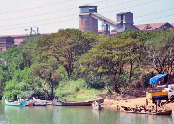 2013-12-17_Mangalore Port0001.JPG