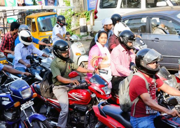 2013-12-18_Bustling Traffic æͨ-20001.JPG