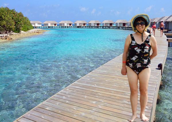2013-12-20_Maldivian Bungalow Villas via a Boardwalk Jetty ͷǰˮϱ-10001.jpg