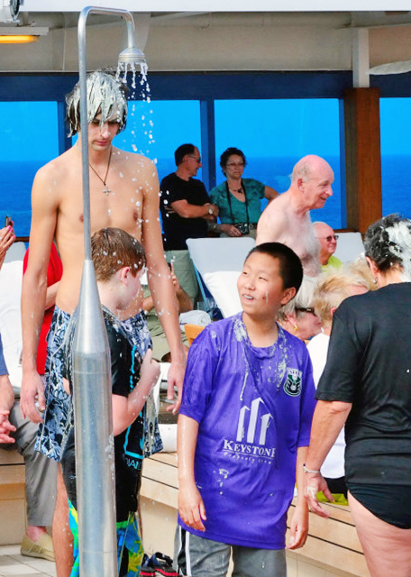 2013-12-21_Equator Crossing Ceremony_Shower ԡ-60001.JPG