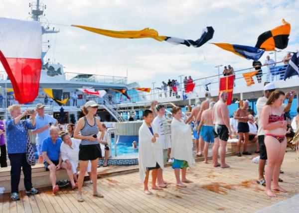 2013-12-21_Equator Crossing Ceremony_Polliwogs & Shellbacks򽡱롰ˮ֡-80001.JPG