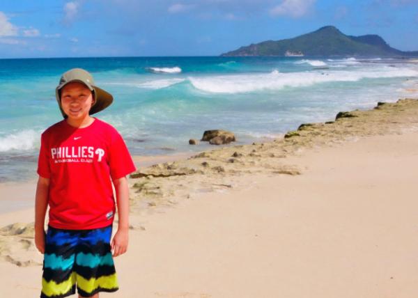 2013-12-23_Baie Beau Vallon w Silhouette Island in Distance ɽļӰ-40001.JPG