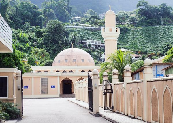 2013-12-23_Sheikh Mohamed bin Khalifa Mosque, the 1st Mosque in Seychelles.jpg