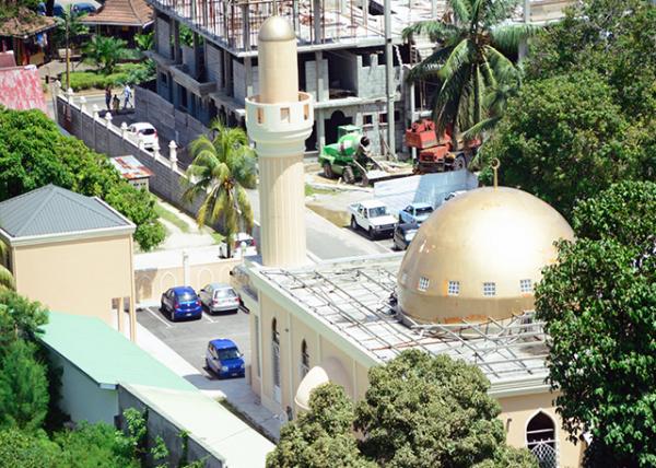 2013-12-23_Sheikh Mohamed bin Khalifa Mosque Built in 1982.jpg