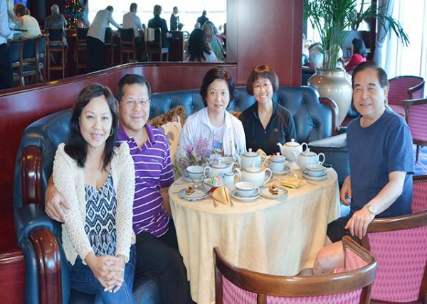 2013-12-25_Andria-Lawrence-Rachel-Hongxia-Danie_Christmas Gathering ʥھۻl0001.JPG