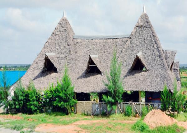 2013-12-26_Mombasa_Makuti Thatch Ļé-90001.JPG