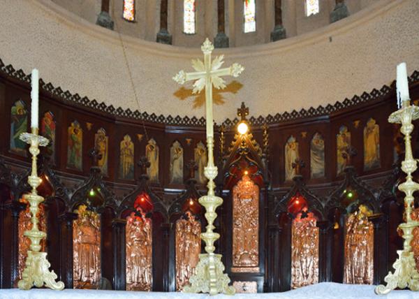 2013-12-27_Christ Church Anglican Cathedral_Altar.jpg