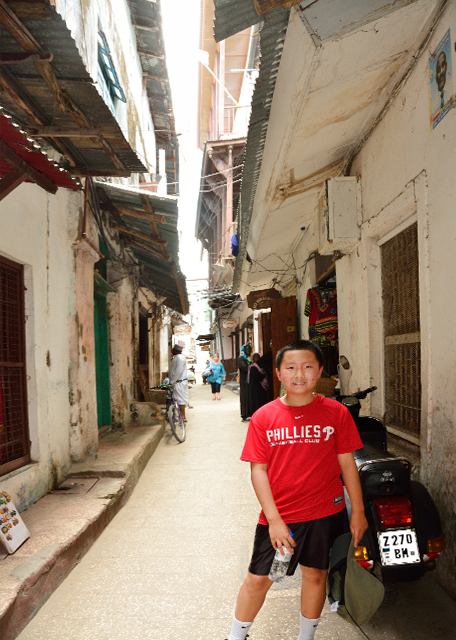 2013-12-27_Narrow & Winding Street-2.jpg