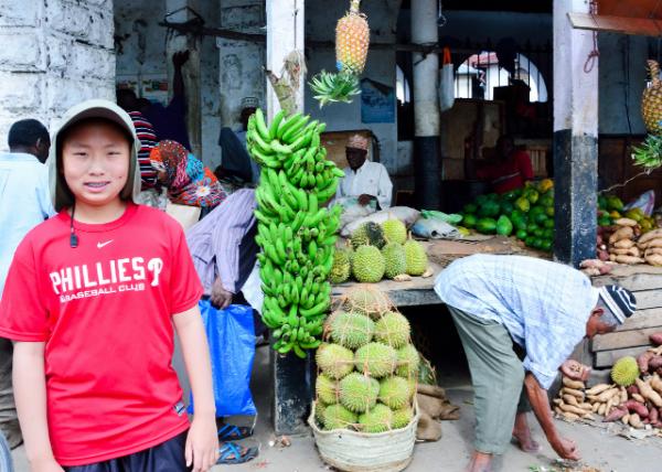 2013-12-27_Central Market Darajani_Fruit Stallss ˮ̯-30001.JPG