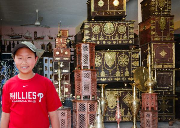 2013-12-27_Souvenir Store-1.jpg