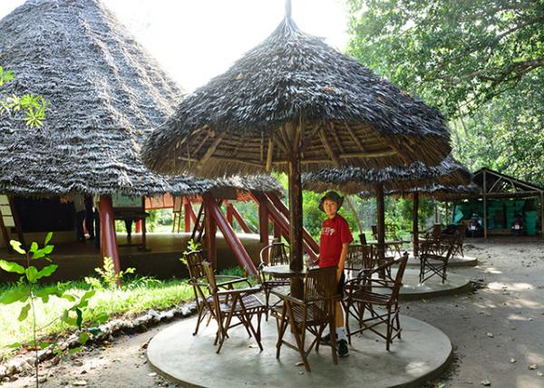 2013-12-27_Jozani Chwaka Bay NP_Tropical Huts ȴé-20001.JPG