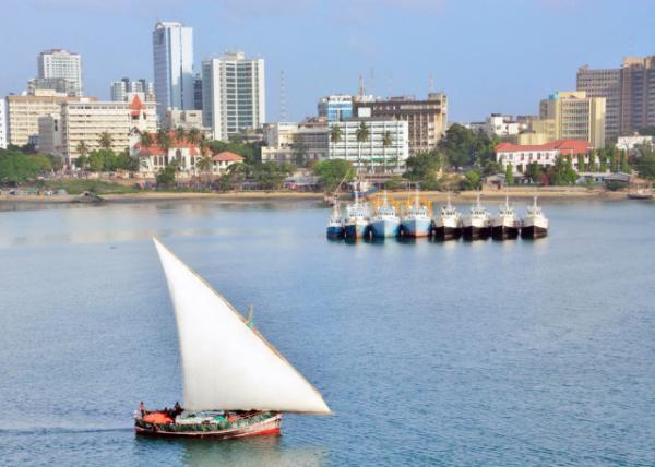 2013-12-28_Azania Lutheran Church_Port of Dar es Salaam ˹ķ0001.JPG