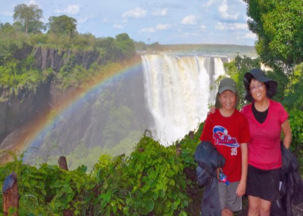 2014-01-07_Victoria Falls_Daylight Rainbow in Shower & Mist չʺ-40001.JPG