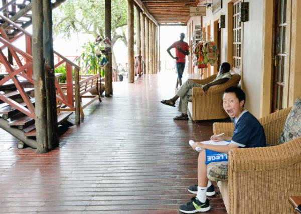 2014-01-08_Chobe Marina Lodge_Smile, You Are on Candid Camera! ЦһϾͷˣ-50001.JPG