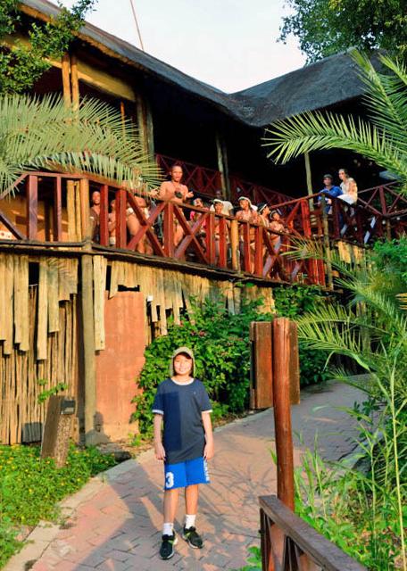 2014-01-08_Chobe Marina Lodge_Botswana Folk Dance 赸-120001.JPG