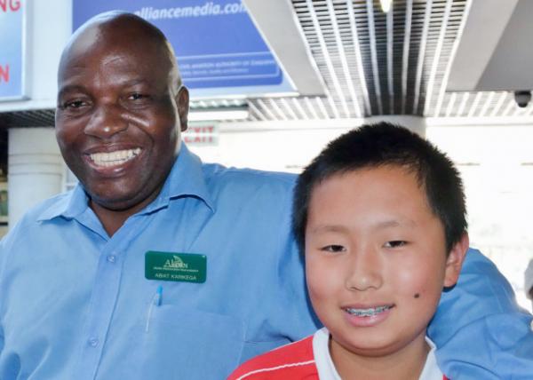 2014-01-09_Zimbabwean Tour Guide ͲΤ0001.JPG