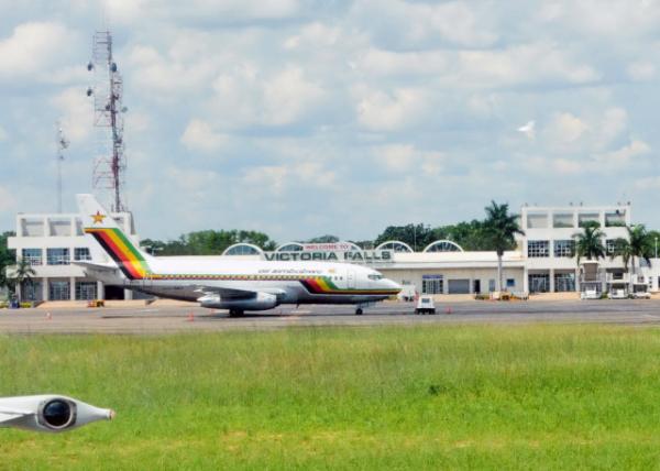 2014-01-09_Victoria Falls Airport, Zimbabwe ͲΤάٲ 0001.JPG