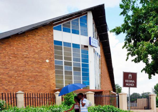 2014-01-10_Regina Mundi-10001.JPG