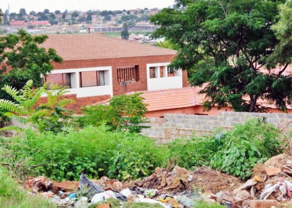 2014-01-10_Nelson Mandela Residence @ Soweto ΤСɶѷ-10001.JPG