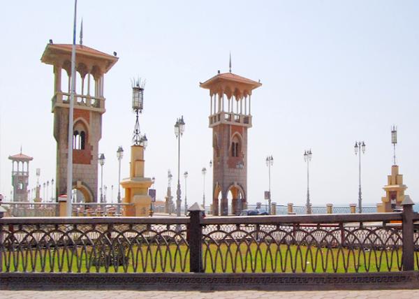 04-02-11_Stanley Bridge the 1st Bridge in Egypt Built over the Sea.jpg