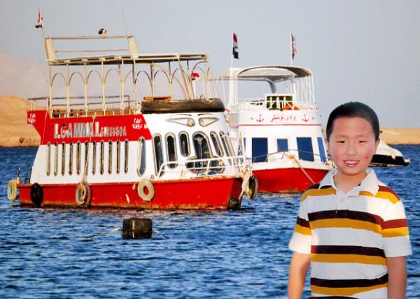 04-03-11_ Naama Bay of Red Sea_  Sharm El Sheikh-120001.JPG