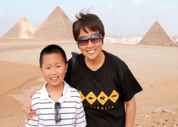 04-05-11_ The Three Main Pyramids @ Giza Ҫ-20001.JPG