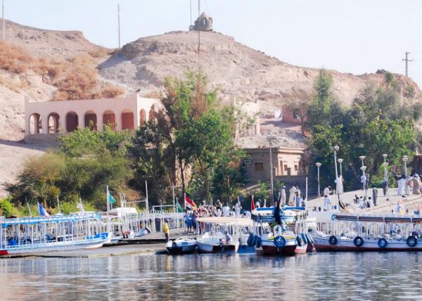 04-06-11_ Ferry Near Aswan Dam _ Aswan-30001.JPG