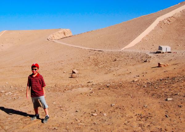 04-06-11_ The Back Side of Twin Temples ˫0001.JPG