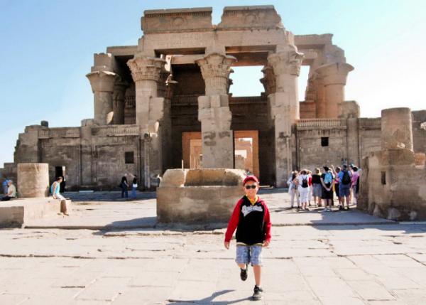 04-07-11_ The Double Entrance to Kom Ombo Temple ̲˫0001.JPG