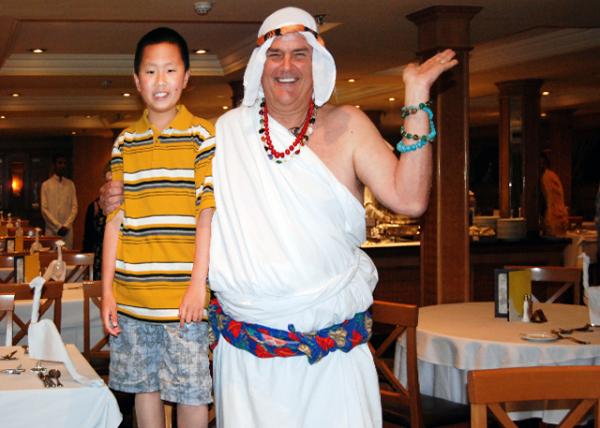 04-07-11_ Gregery in Nubian Costumes_ Kom Ombo Ŭװ0001.JPG