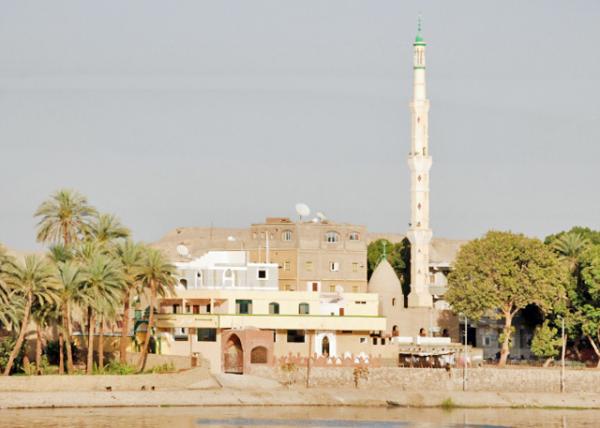 04-07-11_ Mosque on Bank of the Nile0001.JPG
