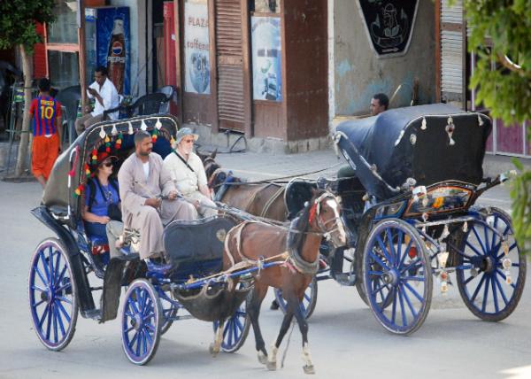 04-07-11_ Horse-drawn Carriage Corniche or Nile River Promenade, Kom Ombo ӱ0001.JPG