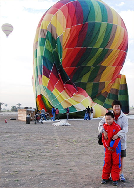 04-08-11_ Hot-Air Balloon prior to Take-Off ǰ-20001.jpg