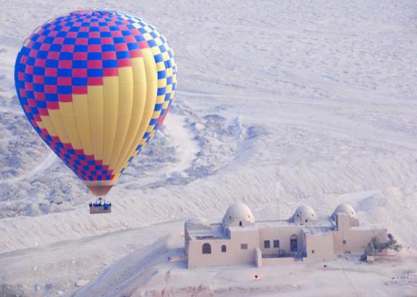 04-08-11_ Domed House of British Archaeologist Howard Carter's House on West Bank of Nile_ Thebes-10001.JPG
