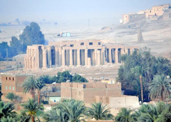 04-08-11_ Ramesseum ķ0001.JPG