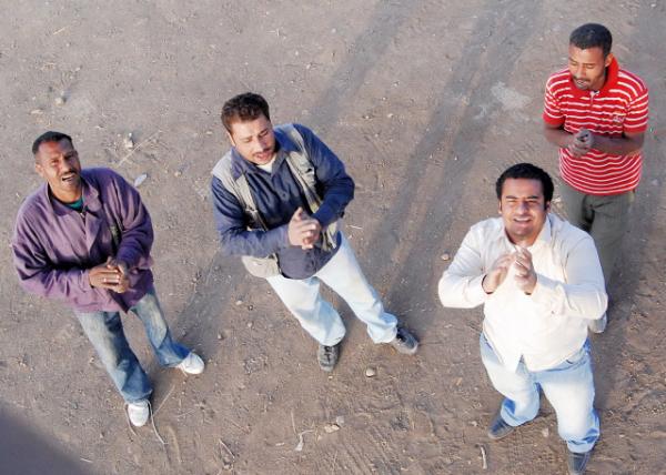 04-08-11_ Sing off  Hot-Air Balloon_ Thebes0001.JPG