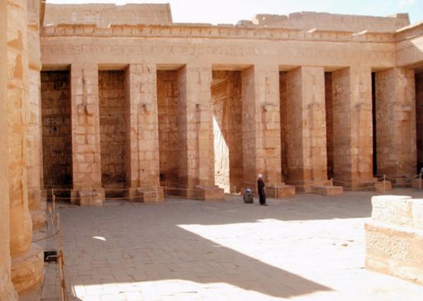04-08-11_ 2nd Courtyard & the Façade of the Peristyle Hall ڶͥԺΧǽ-10001.JPG