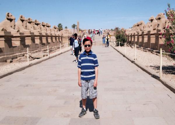 04-09-11_ Luxor Dromos, An Avenue of Human Headed Sphinxes ¬ʨ-30001.JPG