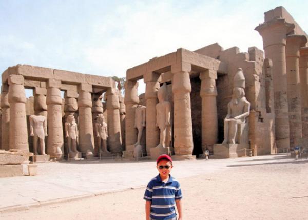 04-09-11_ 6 Statues of Ramesses II ˹-50001.JPG
