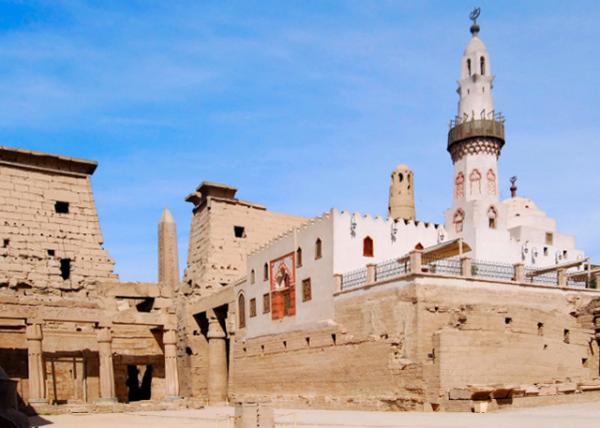 04-09-11_ Abu al-Haggag Mosque in Luxor Temple_ Luxor-30001.JPG