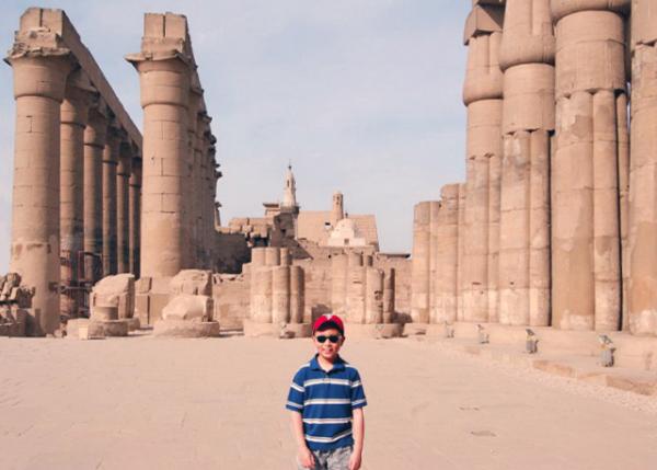 04-09-11_ Colonnade of Amenhotep III w 14 Lofty Papyrus Columns ̫ȡʮĸߴֽɯʯ0001.JPG