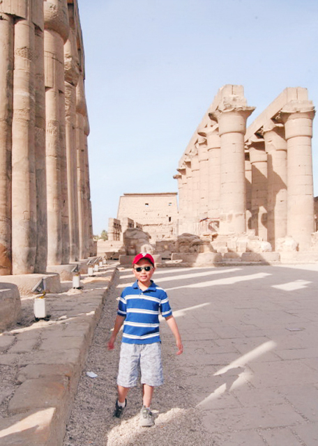 1753057440457593.jpg 04-09-11_ Colonnade of Amenhotep III w Friezes Carved on the Walls about Various Festivals 饰带上刻着各种节日活动-20001.JPG